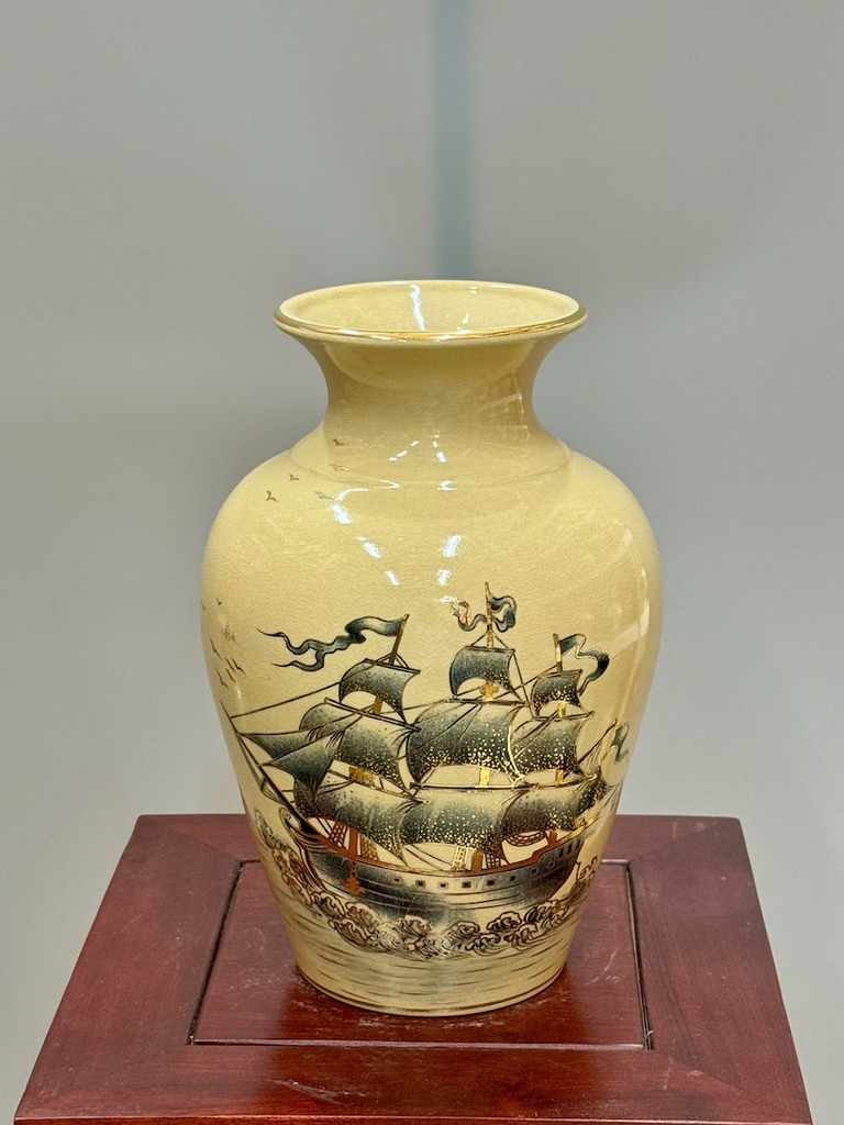 Bình Thiên Hương Cao 28cm Thuận Buồm Xuôi Gió Vẽ Vàng