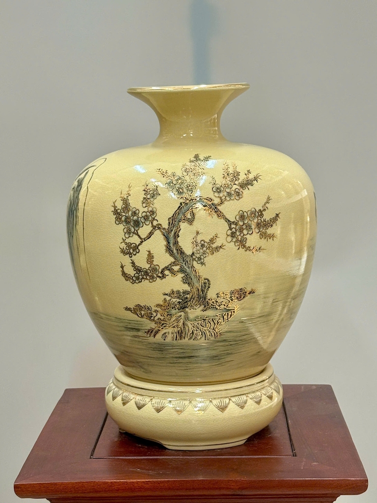 Bình Vạn Phúc Hoạ Tiết Bát Mã Cao 34cm Gốm Chu Đậu Vẽ Vàng