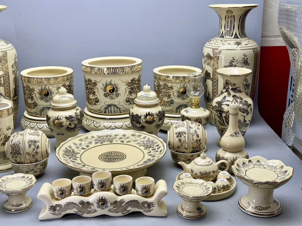 Bộ Thờ Cho Ban Thờ 1m55 đến 1m75 men rạn vẽ vàng 24K