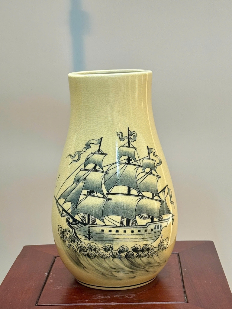 Bình Hoa Hoạ Tiết Thuận Buồm Xuôi Gió Cao 28cm Truyền Thống