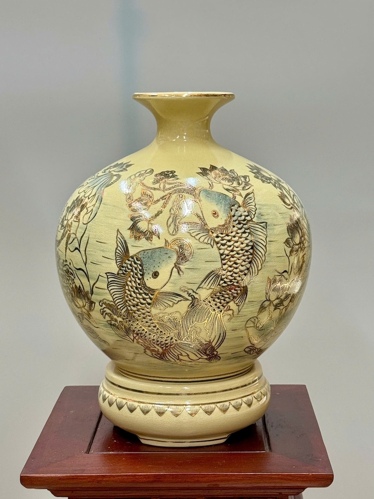 Bình Hút Lộc Cá Chép Hoa Sen Cao 36cm Gốm Chu Đậu Vẽ Vàng