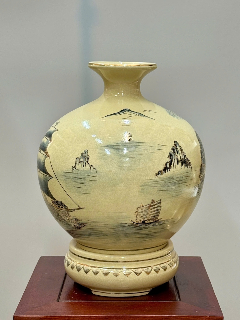 Bình Hút Lộc Thuận Buồm Xuôi Gió Cao 36cm Gốm Chu Đậu Vẽ Vàng