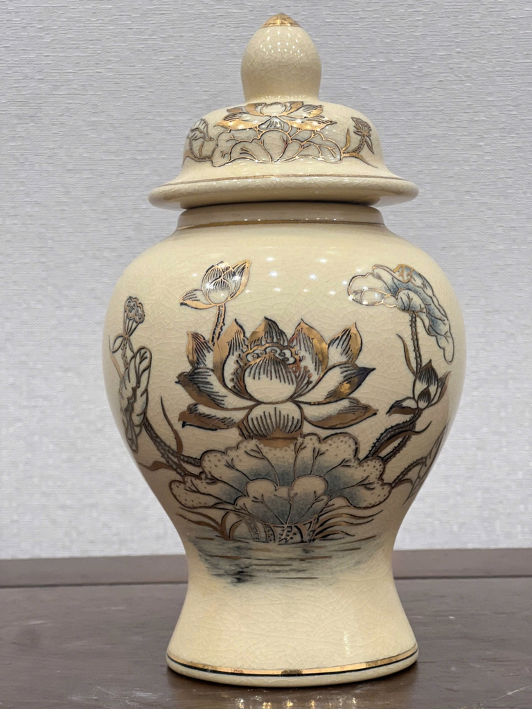 Choé Hoạ Tiết Hoa Sen H18 Vẽ Vàng 24K