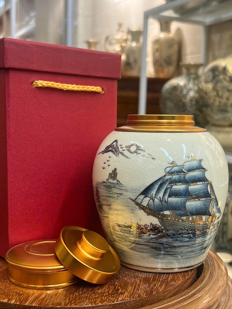 Hộp đựng trà H13 thuận buồm xuôi gió vẽ vàng 24k