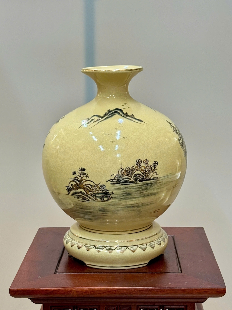 Bình Hút Lộc Công Đào Cao 29cm Gốm Chu Đậu Vẽ Vàng