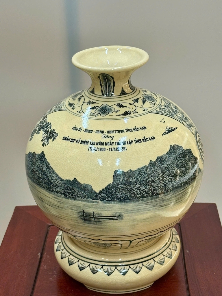 Bình Hút Lộc Cao 29cm Cảnh Hồ Ba Bể - Bắc Kan