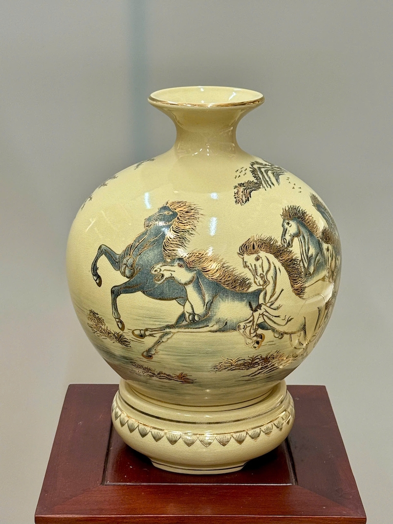 Bình Hút Lộc Mã Đáo Thành Công Cao 36cm Gốm Chu Đậu Vẽ Vàng