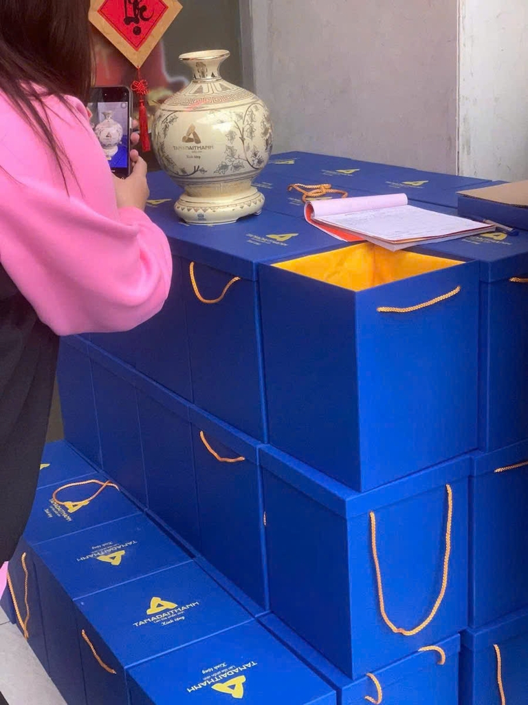 Bình Vạn Phúc hoạ tiết Phù Dung in logo Doanh nghiệp
