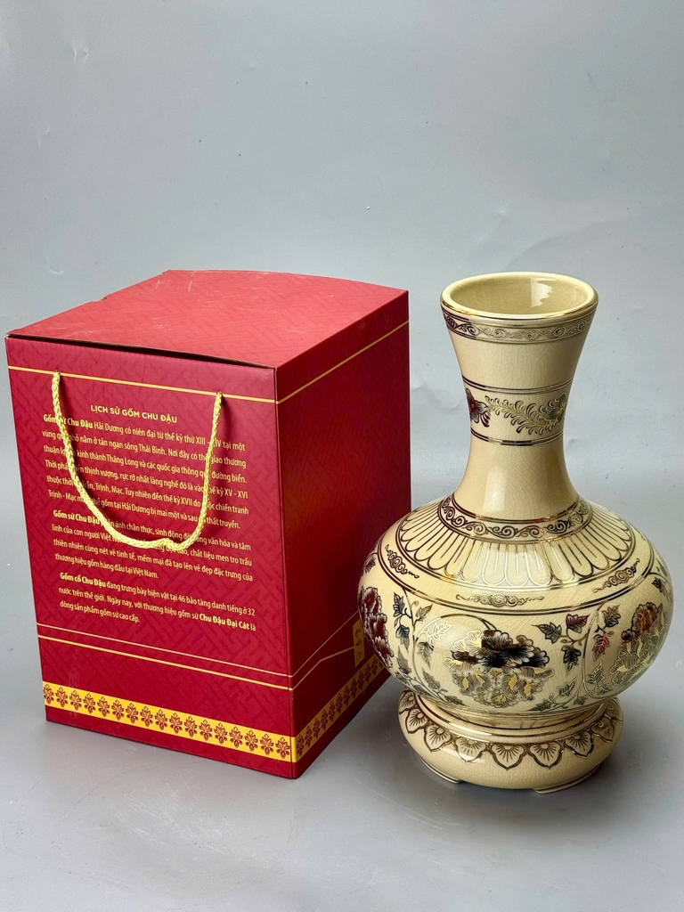 Bình Cúc Quân Tử hoạ tiết hoa mẫu đơn vẽ vàng 24k