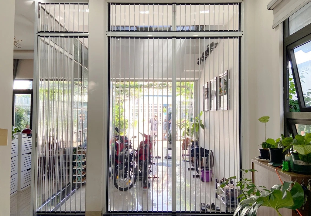 Cửa Xếp Khung Nhựa