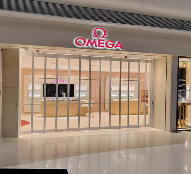 Cửa xếp khung nhôm lá nhựa trong suốt