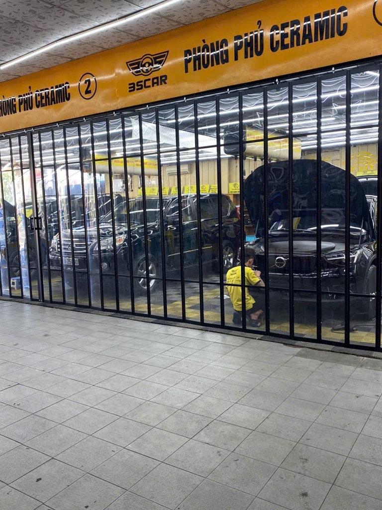 Cửa xếp khung nhôm lá nhựa trong suốt