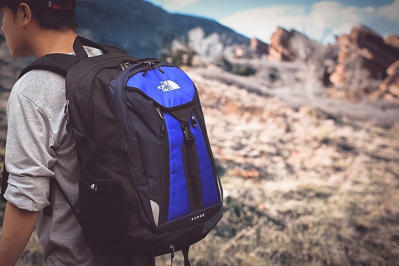 Balo The North Face Surge i