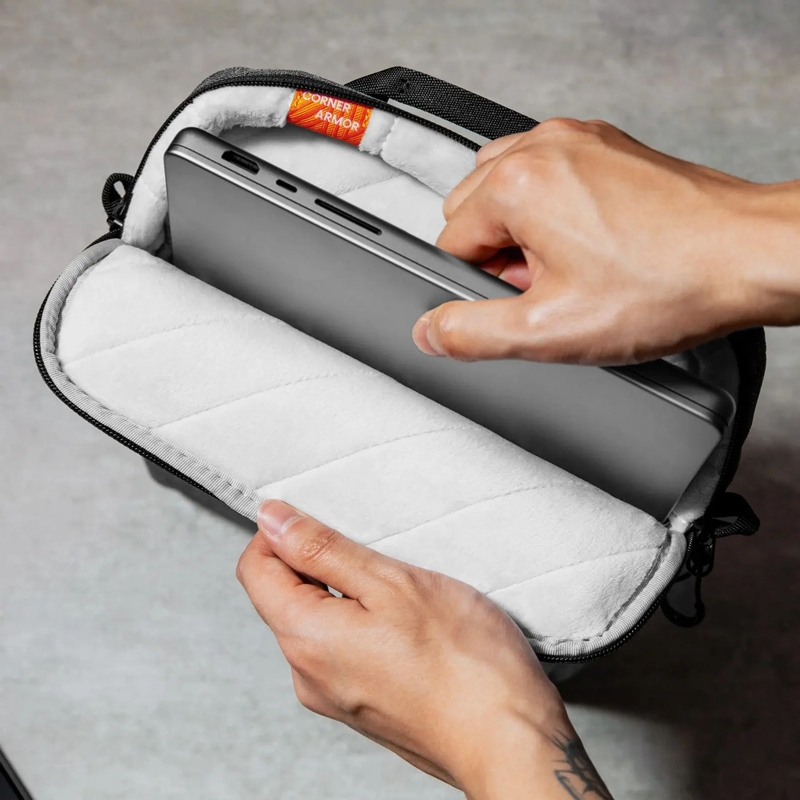 Túi xách chống sốc chính hãng TOMTOC (USA) Protection Premium - A03 cho Macbook kèm quai xách