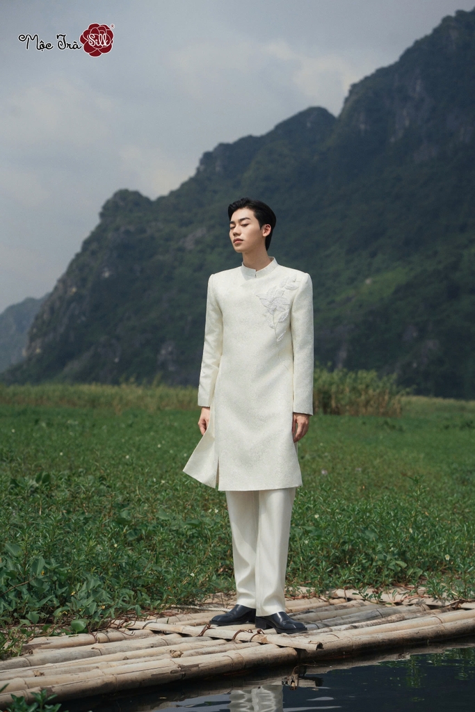 Áo dài nam Bạch Trần