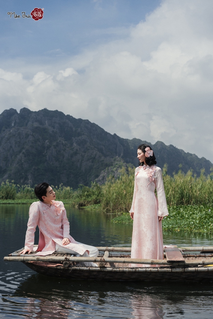 Áo dài Nguyệt Hồng