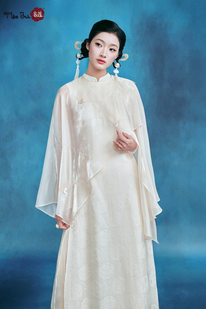 Áo dài Bạch Tinh Sương