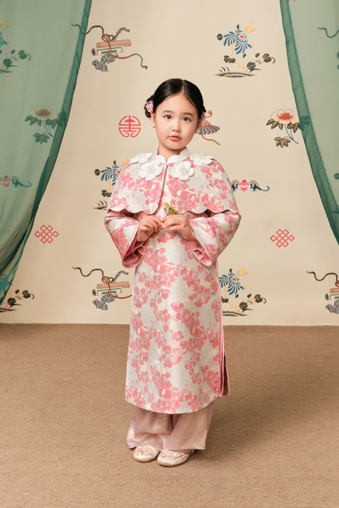 Áo dài Đào Tuyết Nhi