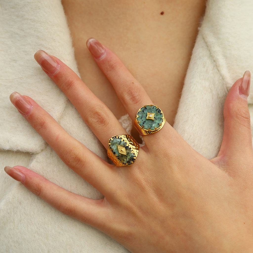 Nhẫn titan mạ vàng đính đá ngọc lam châu phi (African turquoise) 2500628