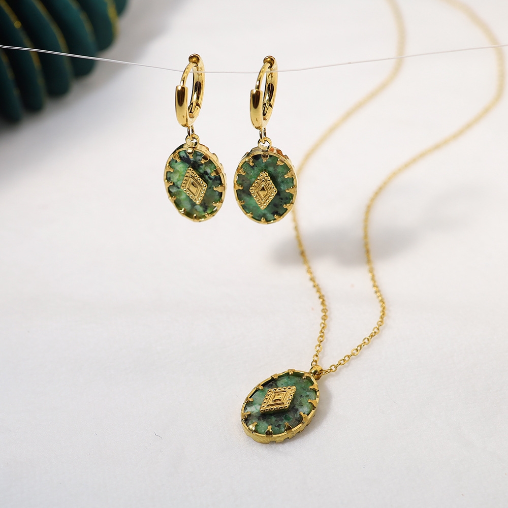 Dây chuyền titan đá ngọc lam châu phi (African turquoise) 2500639