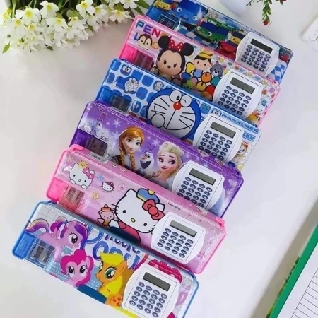 . Hộp đựng bút bằng Nhựa MÁY TÍNH VÀ CHUỐT 888 (24 Cái/ Lốc; 144 Cái/ Thùng)