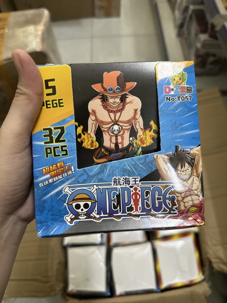 Bài One Piece hộp vuông xanh T057 (32 bịch/Hộp)