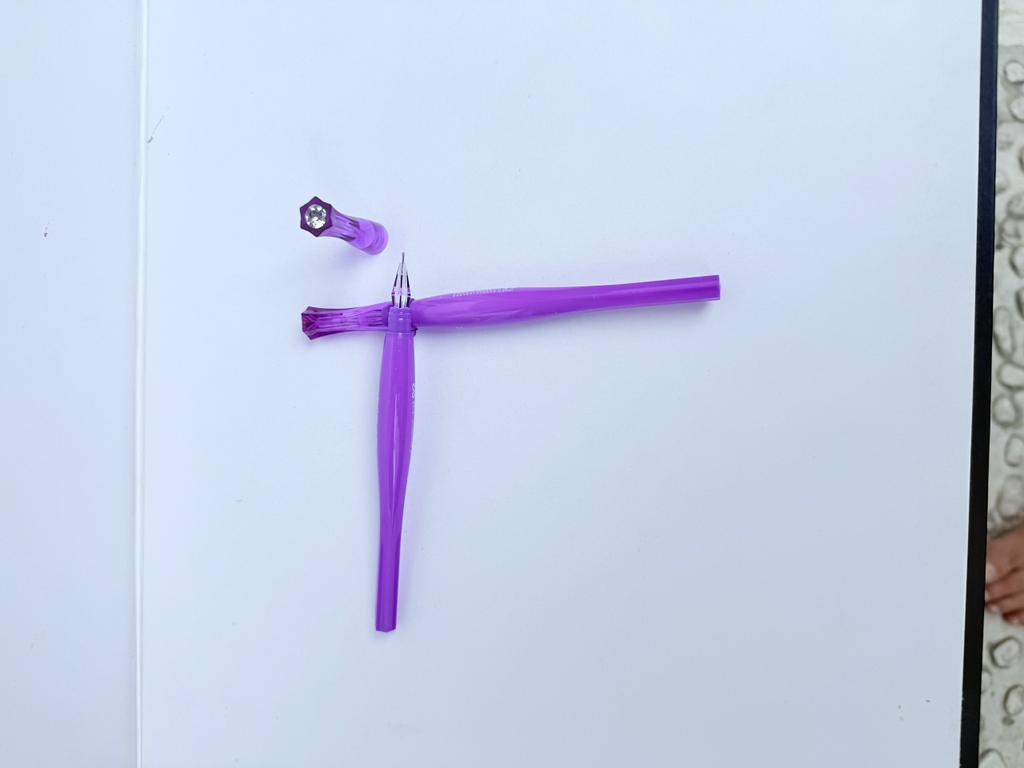 Bút Kim Cương Chosch CS885 (12 Cây/Hộp; 12 Hộp/Lốc; 12 Lốc/Thùng)