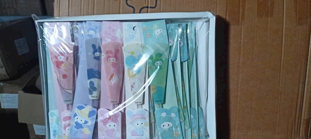 Quạt Nhựa Cầm Tay (30 Cái/Hộp, 600 Cái/Thùng)