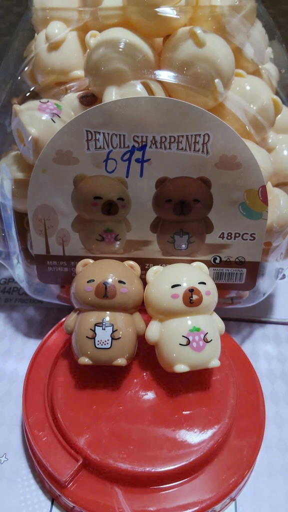 Chuốt Capybara 697 (48 Cái/Lon, 45 Lon/Thùng)