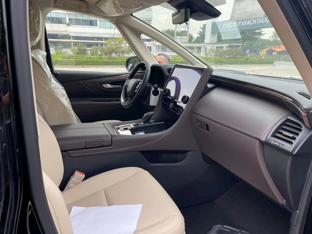 ALPHARD ĐEN - NỘI THẤT KEM