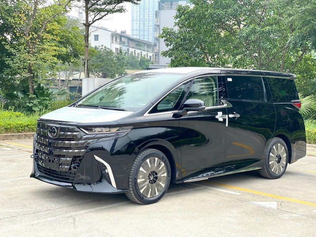 ALPHARD ĐEN - NỘI THẤT ĐỎ NÂU
