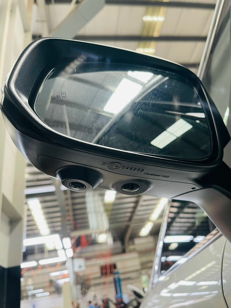 ALPHARD TRẮNG - NỘI THẤT NÂU