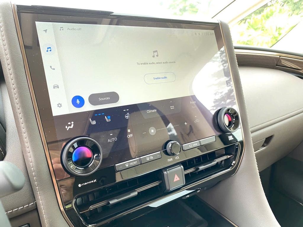 ALPHARD TRẮNG - NỘI THẤT NÂU