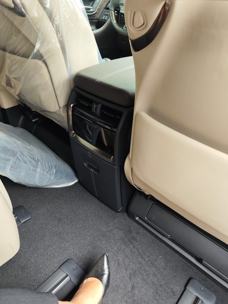 ALPHARD TRẮNG - NỘI THẤT NÂU