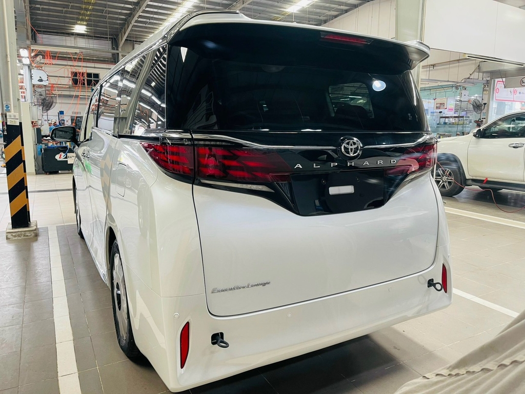 ALPHARD TRẮNG - NỘI THẤT NÂU