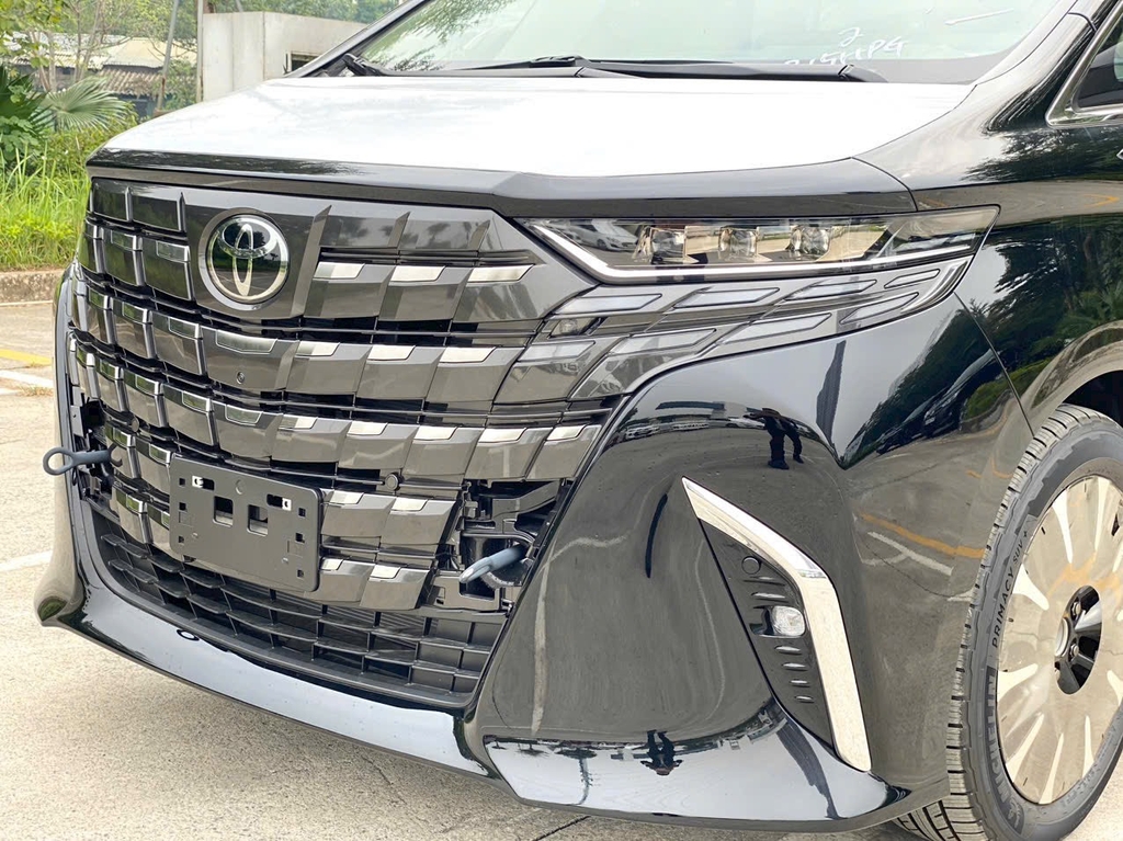 ALPHARD ĐEN - NỘI THẤT KEM