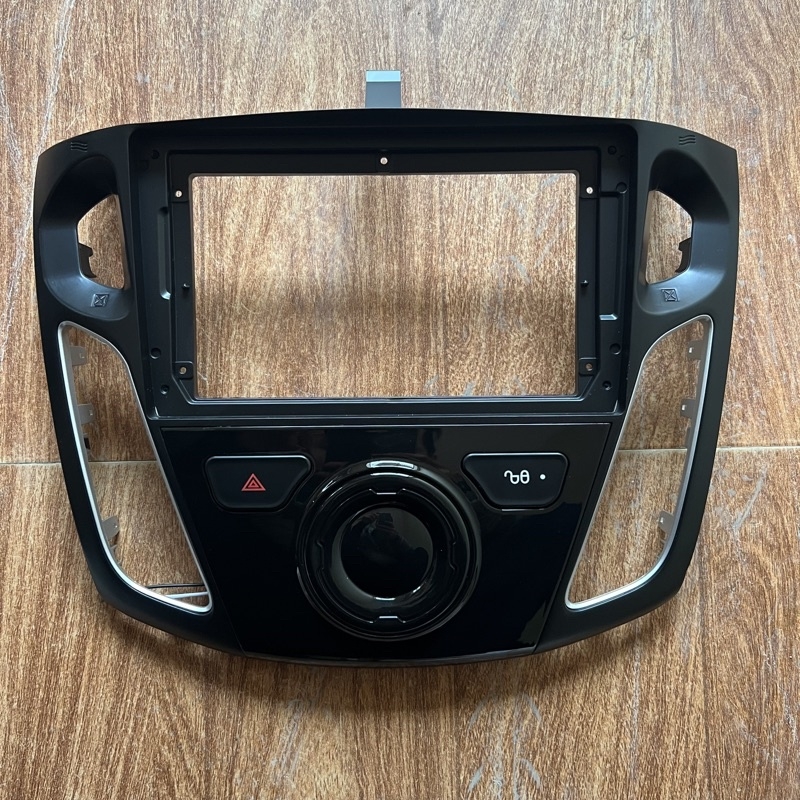Mặt dưỡng Ford Focus 2012-2018 (9 inch) có CANBUS bản nhiều nút