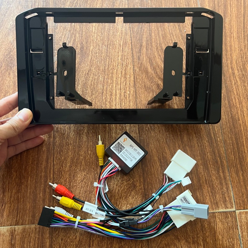 Dưỡng Misubishi Xpander 2022-2023   10 inch kèm jack nguồn zin( lắp màn android)