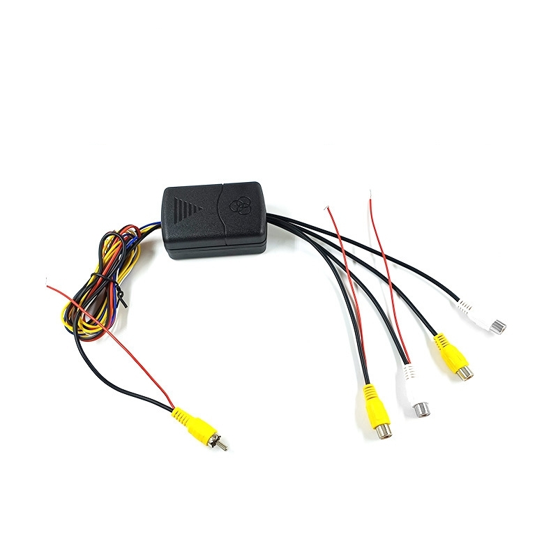 Thiết bị chia tín hiệu 4 camera ra 1 màn hình xe hơi