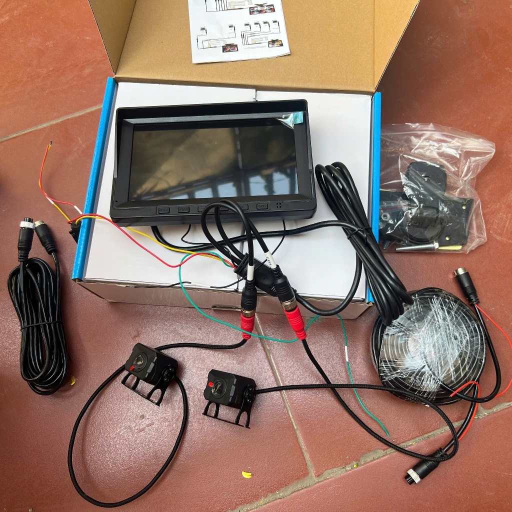 Bộ camera hành trình ghi hình  xe tải, xe khách màn hình 7 inch AHD chạy điện 9-36v 2 mắt cam siêu nét 4K utral HD