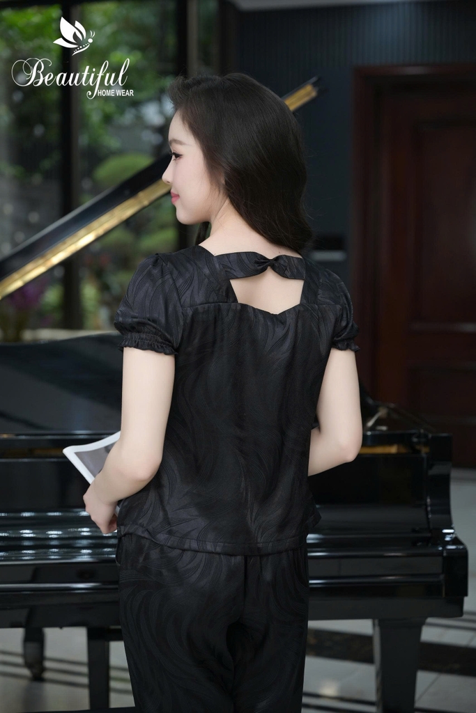 Y920D Lụa Gấm quần dài ĐEN vân lá nơ cổ vuông