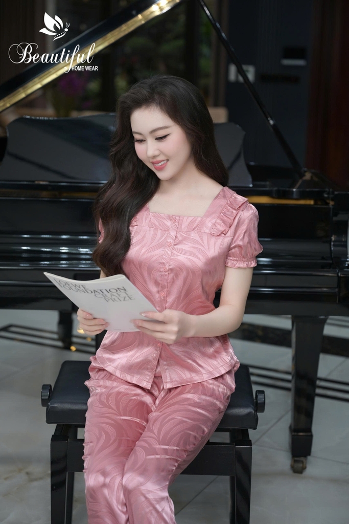 Y920C Lụa Gấm quần dài HỒNG vân lá nơ cổ vuông