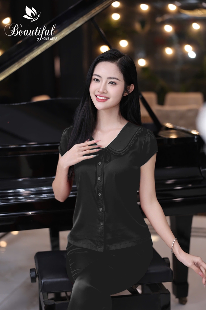 Y26D Lụa Satin dài ĐEN cổ bèo dây buộc