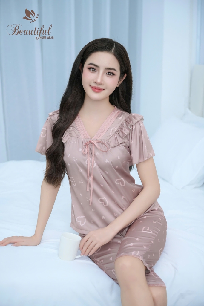 Y675A Lụa satin quần lửng NÂU tim cổ V tết