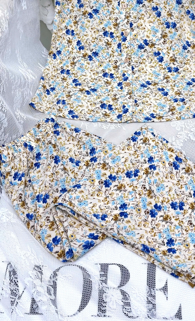 Y688B Lụa hàn quần lửng VÀNG hoa xanh cổ 2 tầng