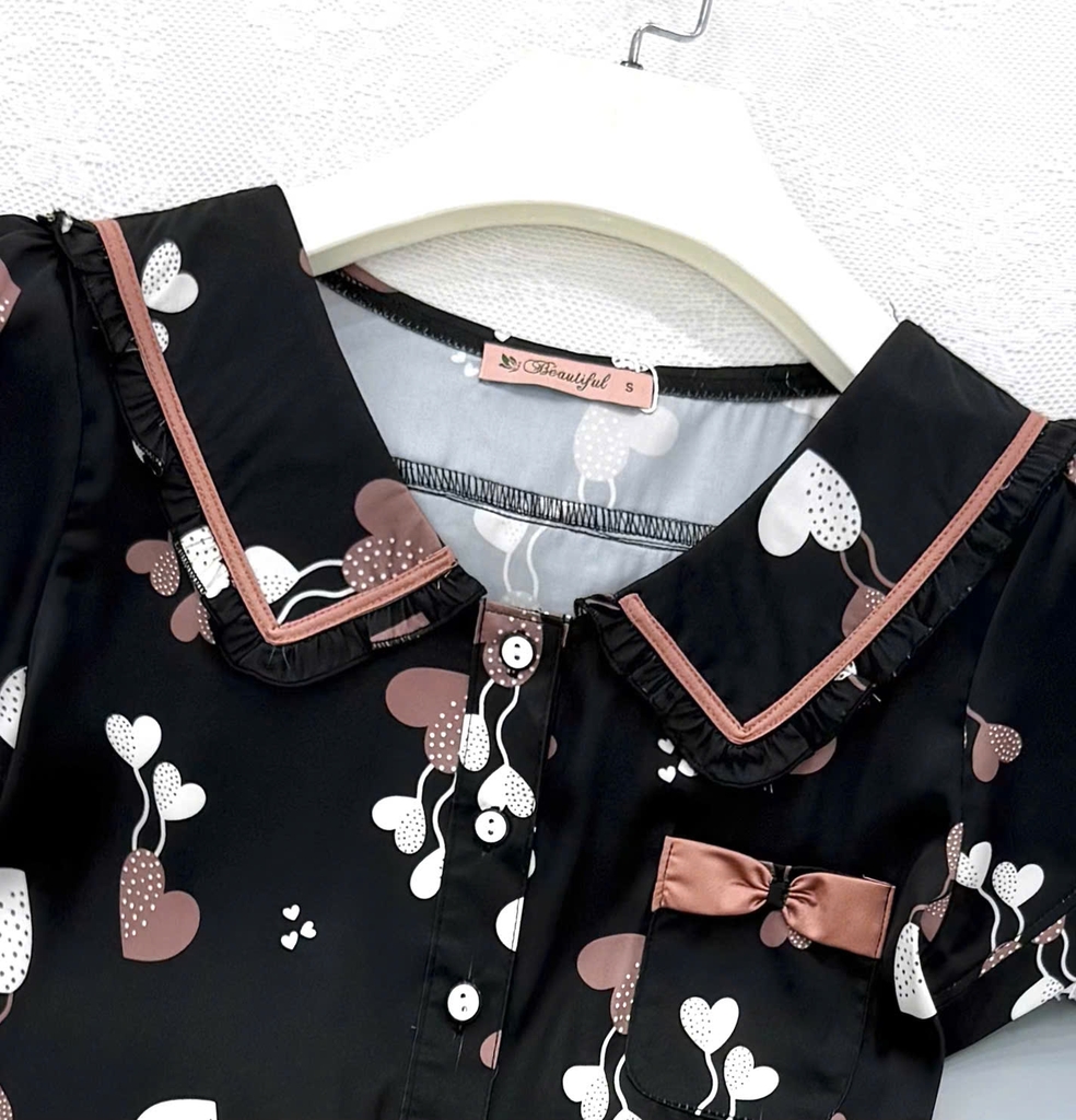 Y747B Lụa Satin quần đùi ĐEN tim hồng cổ sen