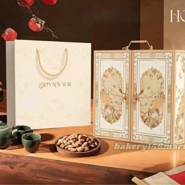 Hộp Đựng Quà Tết 2026 MINH VŨ / HOÀNG VŨ -  Hộp trống không kèm quà {{store}}