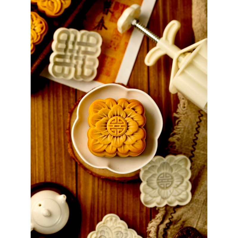 Khuôn lò xo hoa văn truyền thống vuông 5 mặt có hai cỡ 150g và 200g