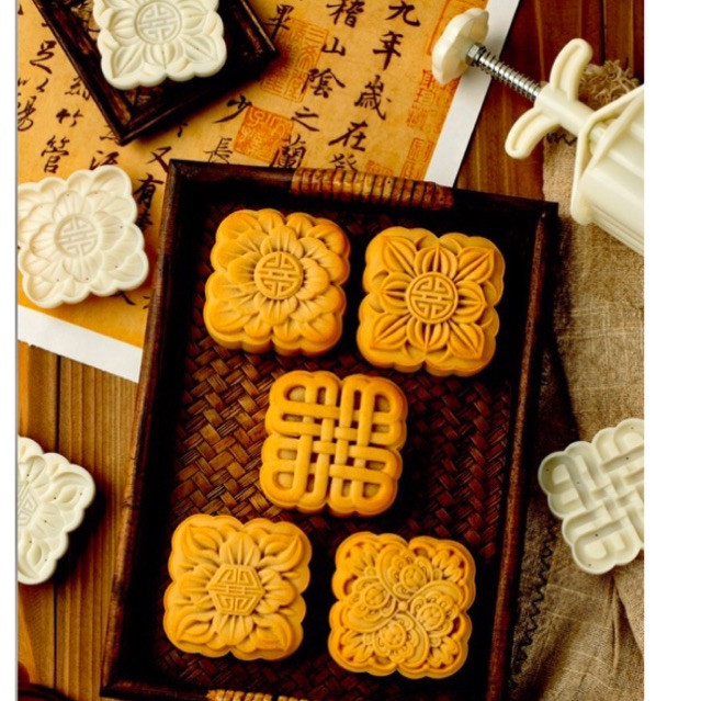 Khuôn lò xo hoa văn truyền thống vuông 5 mặt có hai cỡ 150g và 200g