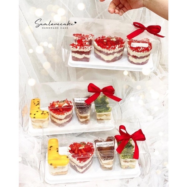 Hộp mica kèm chữ I + U hoặc chữ LOVE đựng bánh mousse, tiramisu, panna cotta